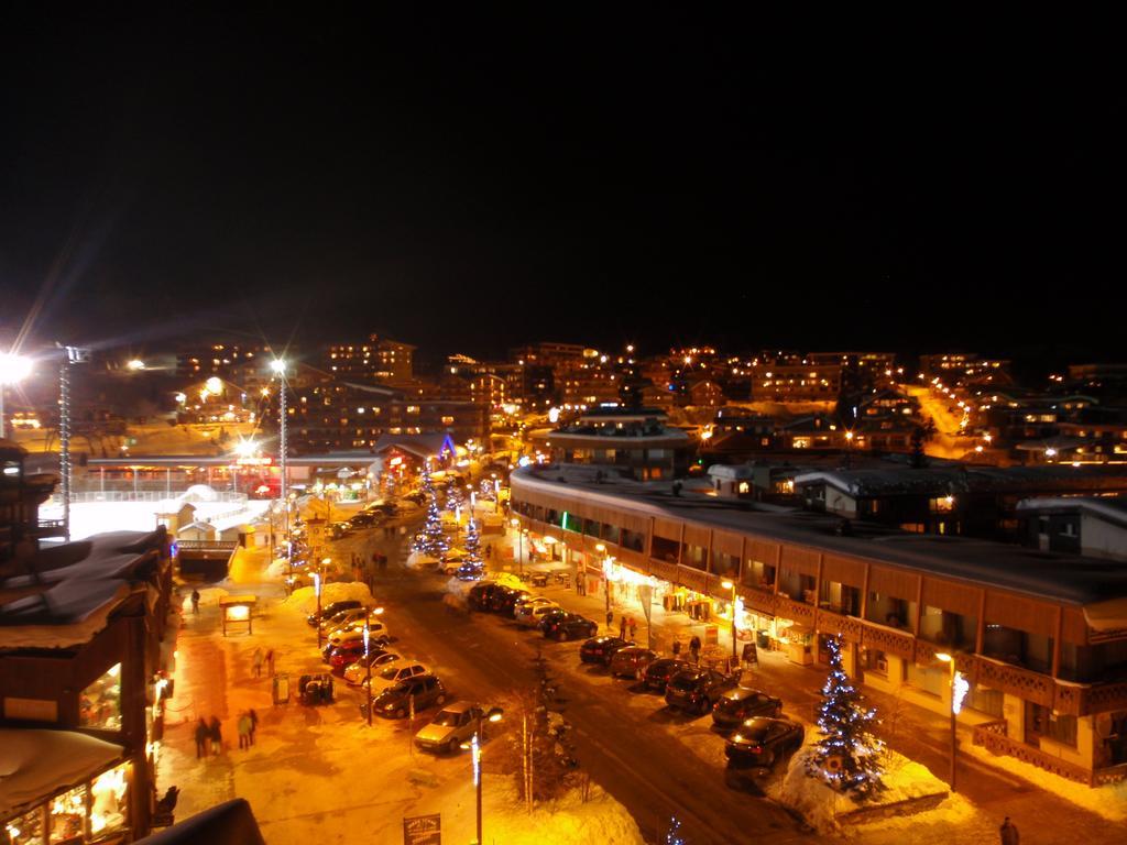 Madame Vacances Hotel Le Christina Alpe d'Huez Екстер'єр фото