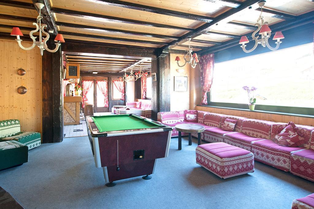 Madame Vacances Hotel Le Christina Alpe d'Huez Екстер'єр фото