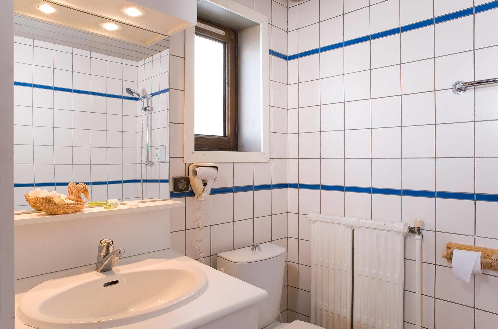 Madame Vacances Hotel Le Christina Alpe d'Huez Екстер'єр фото