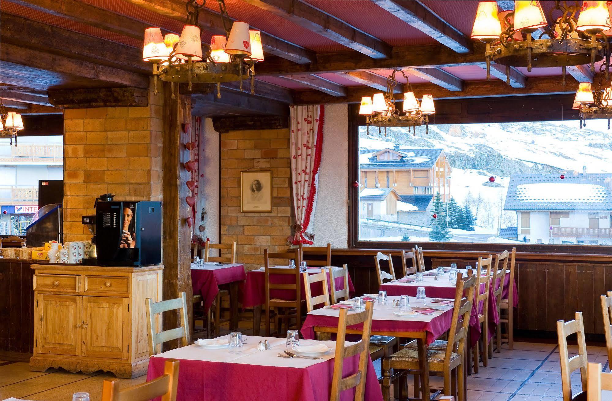 Madame Vacances Hotel Le Christina Alpe d'Huez Екстер'єр фото